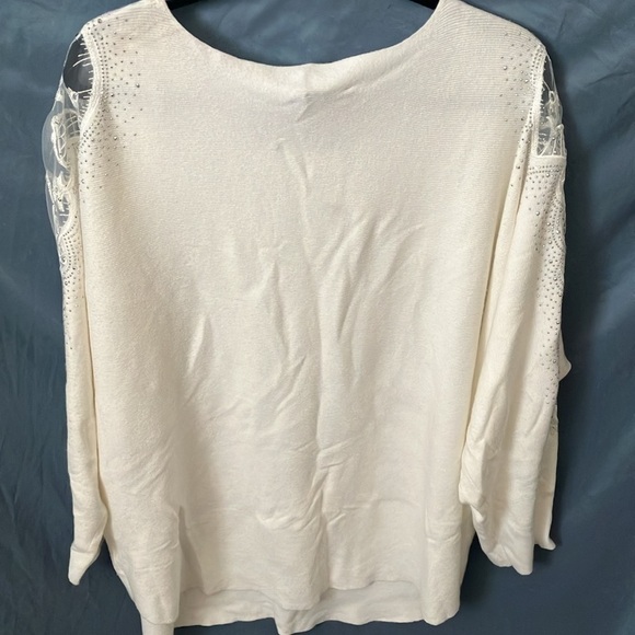Tahari: Lace & embroidered sleeve Knit compression/natural stretch- Sweater- 3XL - Picture 15 of 16